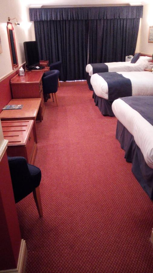 London Beach Country Hotel & Golf Club 텐터든 외부 사진