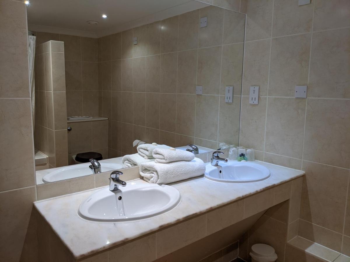 London Beach Country Hotel & Golf Club 텐터든 외부 사진